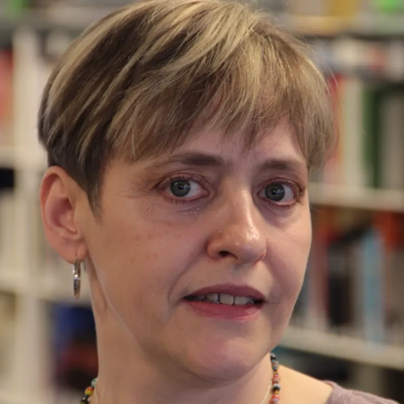Maria Heradóttir er lærer i færøsk som andetsprog og arbejder som lærebogsredaktør i Nám.